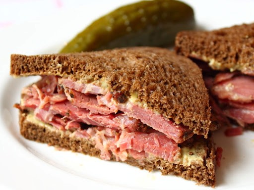 How to turn corned beef into pastrami