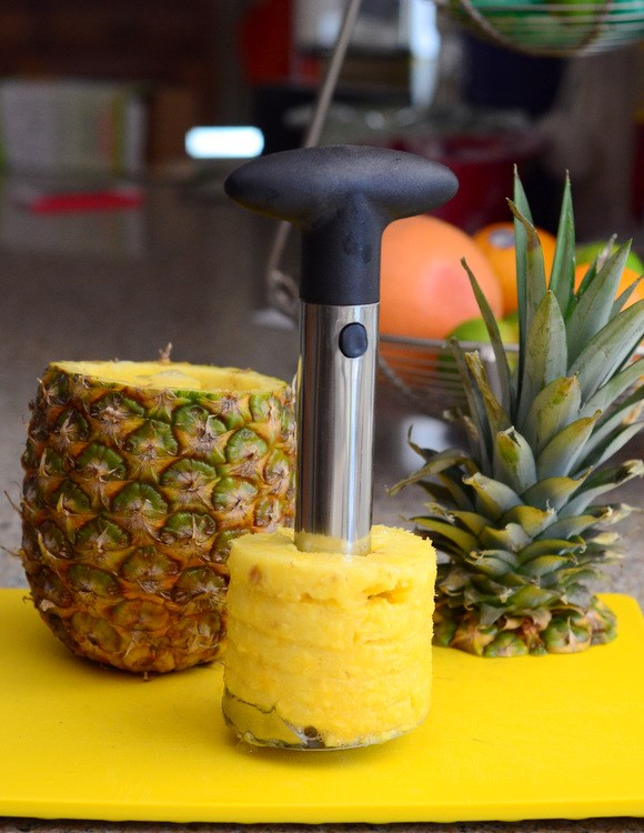 How to use a pineapple corer