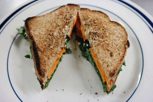 Hummus and sweet potato sandwich