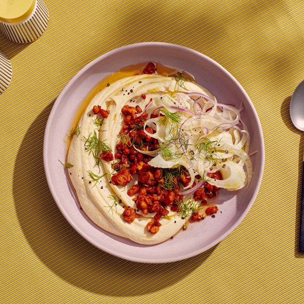 Hummus bowls with merguez-spiced tempeh 