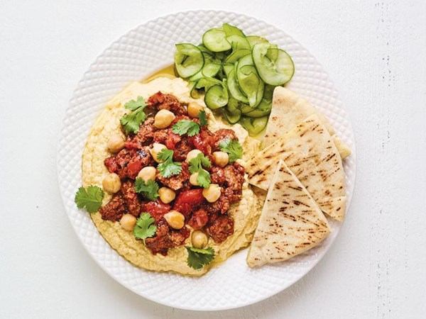 Hummus bowls with spiced lamb