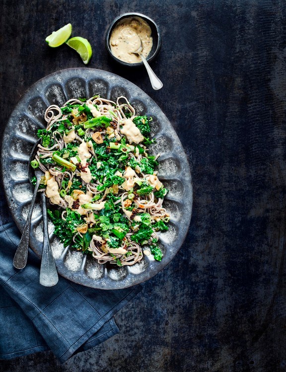 Hummus, kale and coriander noodles