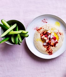 Hummus with radishes and paprika