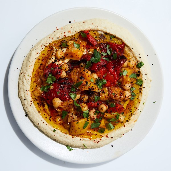 Hummus with roasted bell peppers