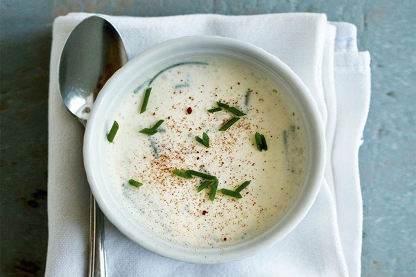 Hungarian cream of green bean soup (Teifeles zoldbab leves)
