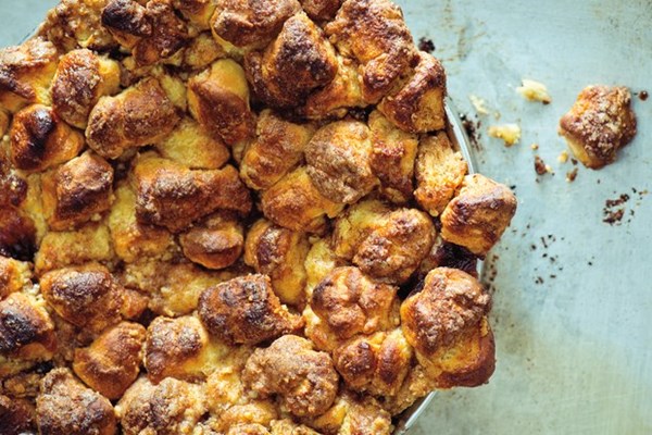 Hungarian golden pull-apart cake with walnuts and apricot jam (Aranygaluska)