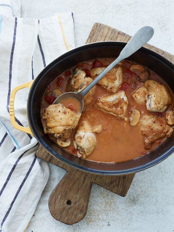 Hunter's chicken stew with tomatoes and mushrooms