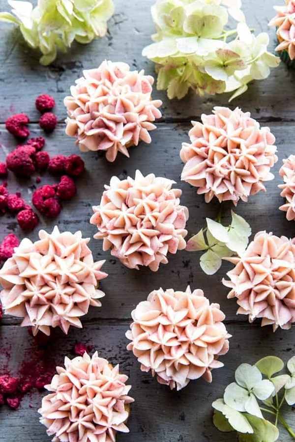 Hydrangea flower carrot cake cupcakes