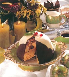 Ice-cream Christmas pudding