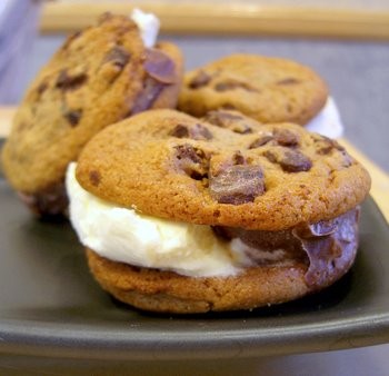 Ice cream cookie sandwiches