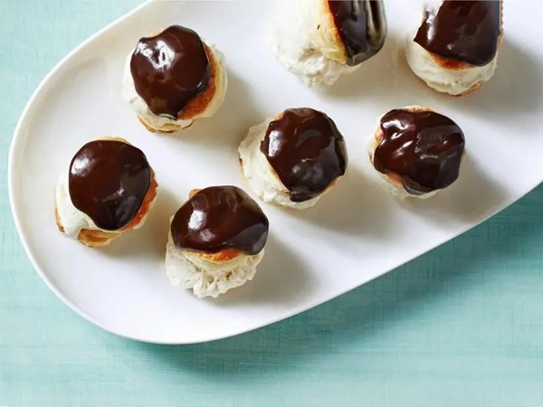 Ice cream profiteroles