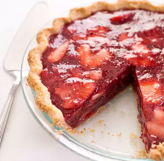 Icebox strawberry pie