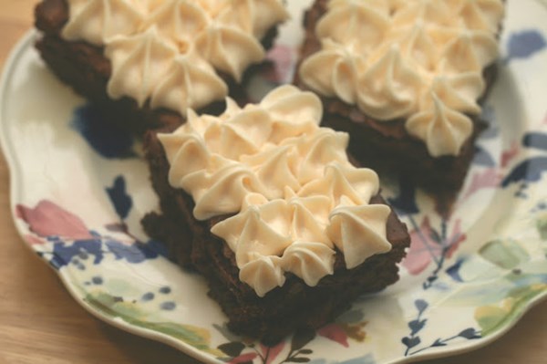 Iced chocolate malted brownies 