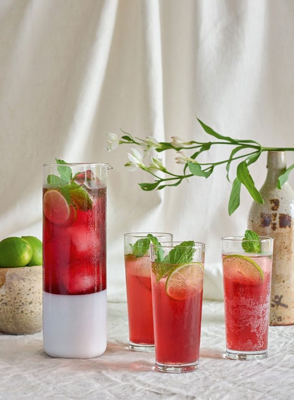 Iced hibiscus & ginger tea