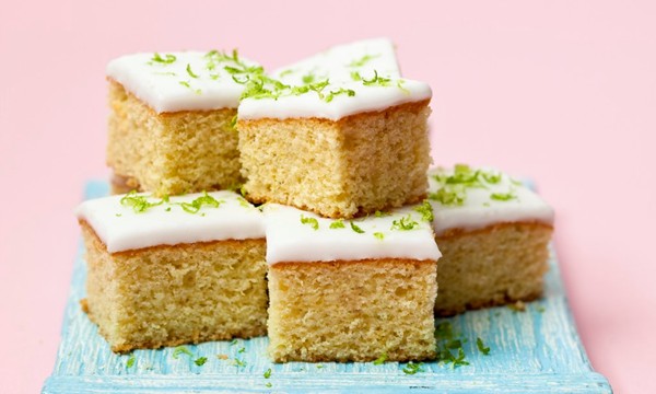 Iced lime traybake