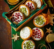 Iced minced pies