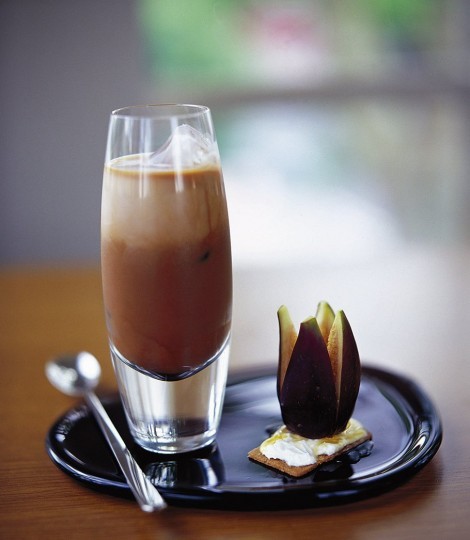Iced mocha latte