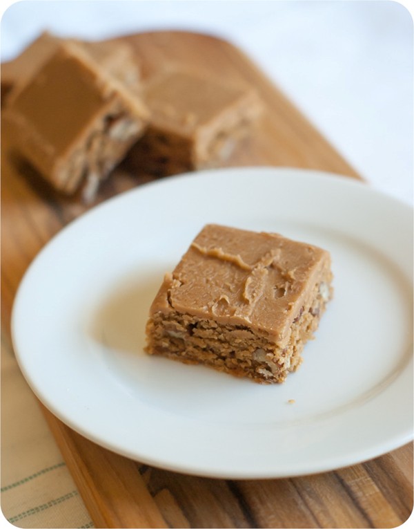 Iced muscovado caramel-nut blondies