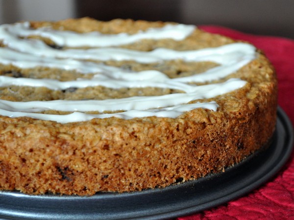 Iced oatmeal raisin cookie pie