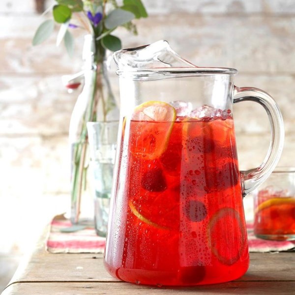 Iced raspberry tea