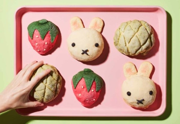 Ichigo melon pan
