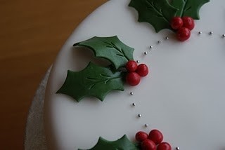 Ideas for decorating your Christmas cake! recipe | Eat Your Books