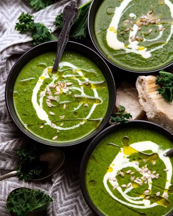 Immunity-boosting green goddess soup