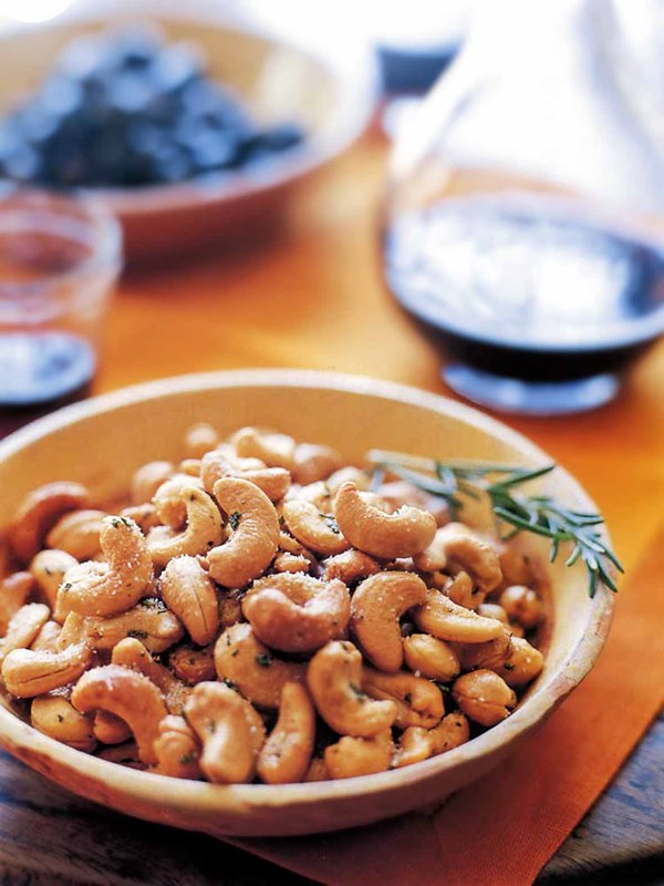 Ina Garten's rosemary cashews
