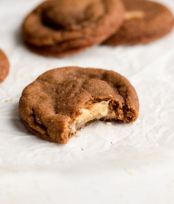 Incredible gingerbread cookies with maple mascarpone