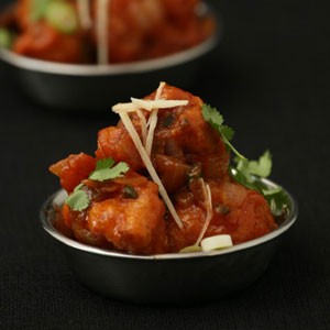 Indian-Chinese sweet and spicy fried cauliflower (Gobi Manchurian)