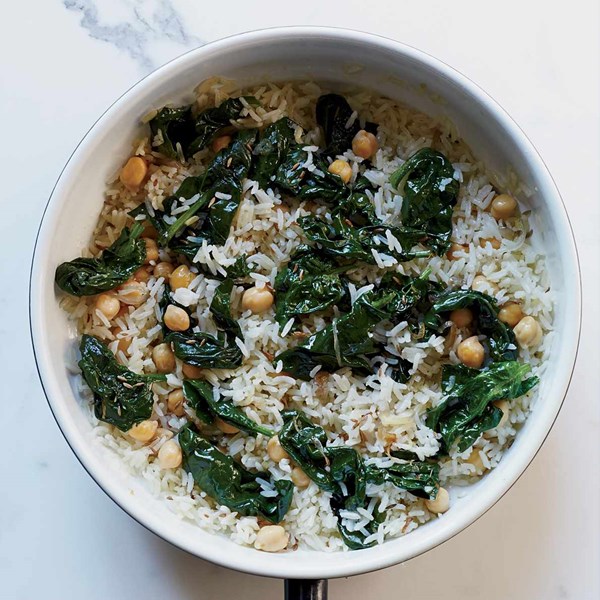 Indian fried rice with chickpeas and spinach