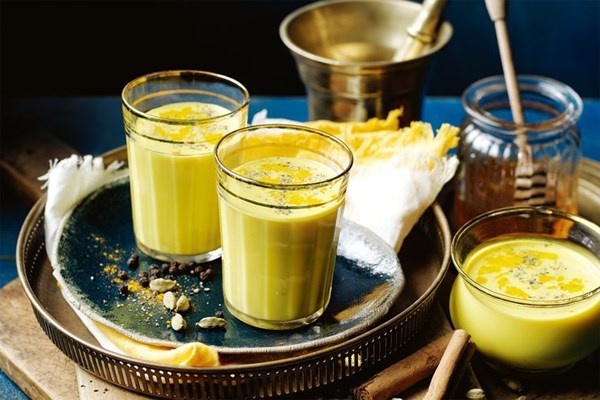 Indian golden milk (Haldi doodh)