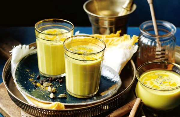 Indian golden milk (Haldi doodh)