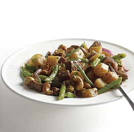 Indian lamb curry with green beans and cashews