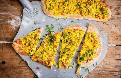 Indian pizza (Paneer and pepper naanza)