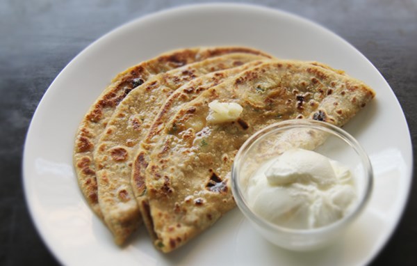 Indian potato bread (Aloo paratha)