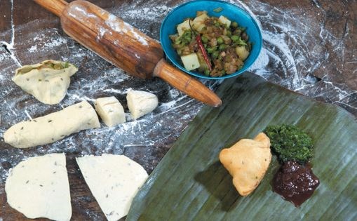 Indian samosa [cilantro relish; tamarind chutney]