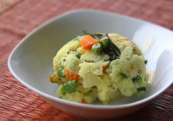 Indian semolina breakfast dish (Sooji upma)