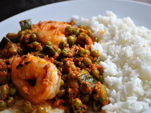 Indian shrimp with ginger and peas