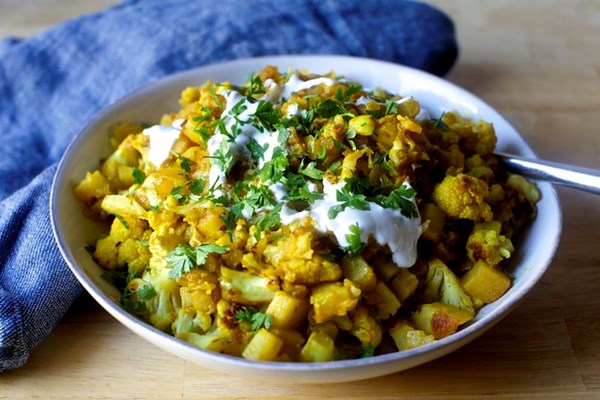 Indian Spiced Cauliflower And Potatoes Aloo Gobi Recipe Eat