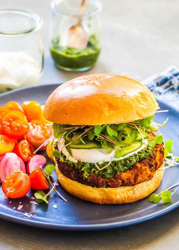 Indian spiced lentil burgers with cilantro chutney