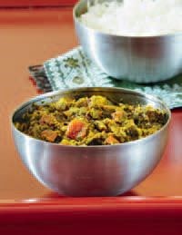 Indian spinach curry (Palak paneer)