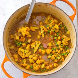 Indian-style vegetable curry with potatoes and cauliflower