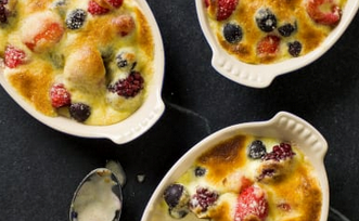 Individual fresh berry gratins