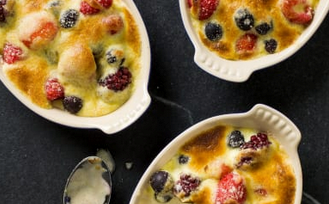 Individual fresh berry gratins with lemon zabaglione