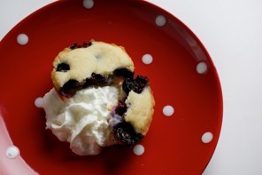 Individual fruit cobblers