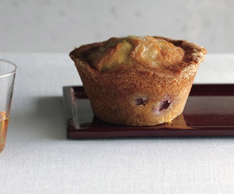 Individual grape and vin santo cakes