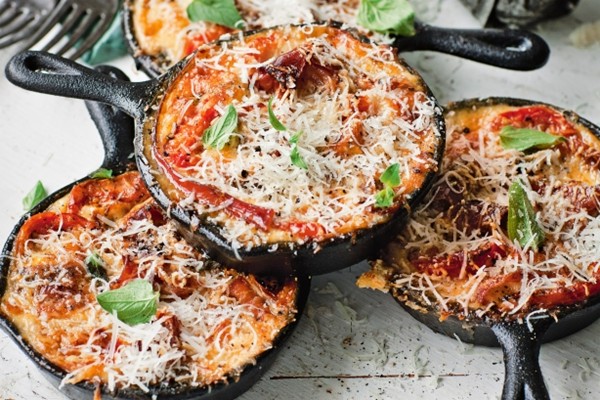 Individual pea, prosciutto & pecorino frittatas