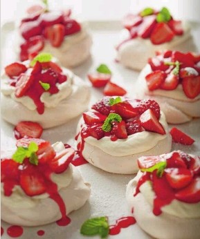 Individual strawberry Pavlovas