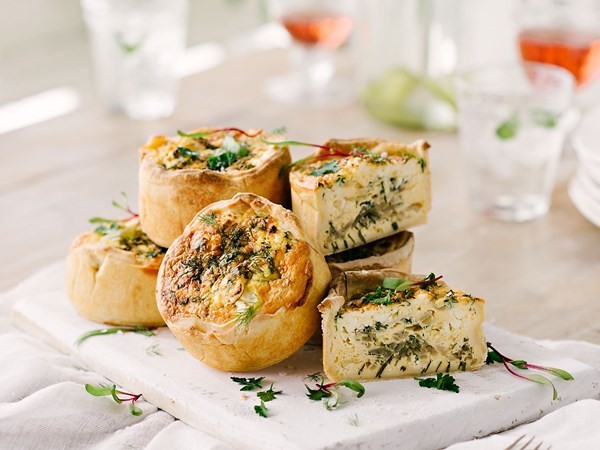 Individual tartes aux herbes